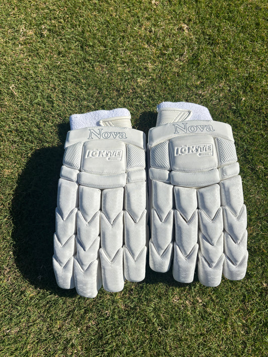 Nova Batting Gloves